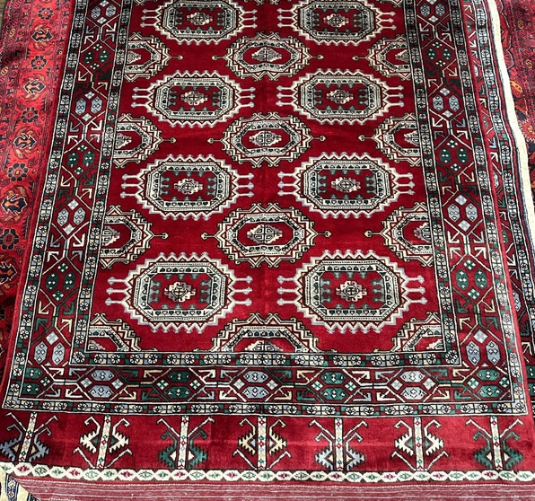 tradin red rug